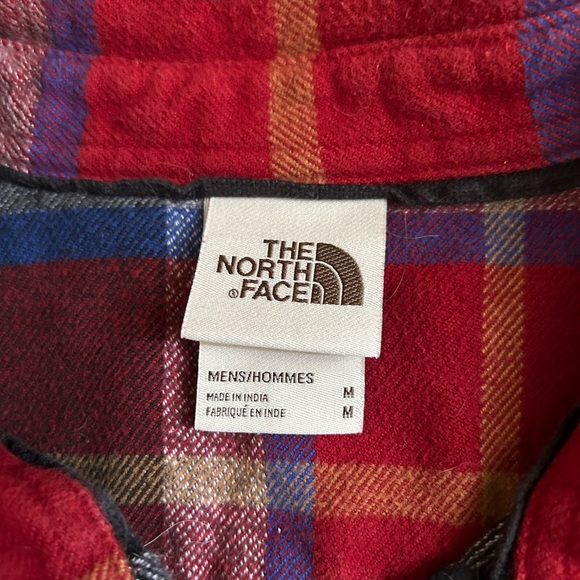 Like new condition thick plaid button up North Face size M men’s - Picture 2 of 2
